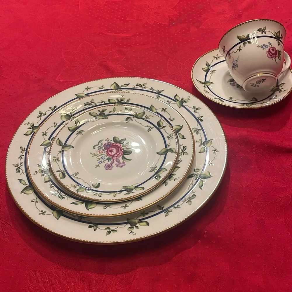 Rare Vintage 1992 Royal Worcester Dinnerware 5 piece set  Sheridan